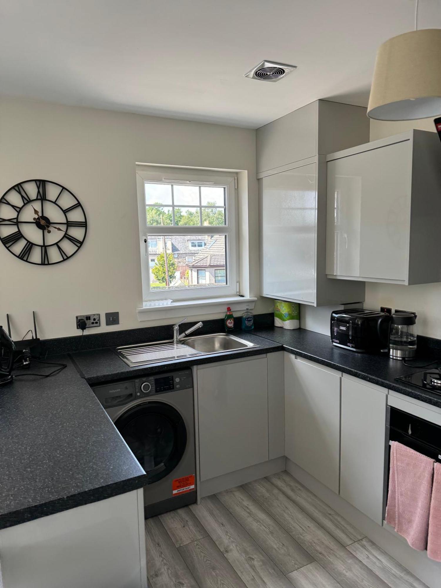 Modern 3 Bedroom Apartment In Markinch, Fife Esterno foto