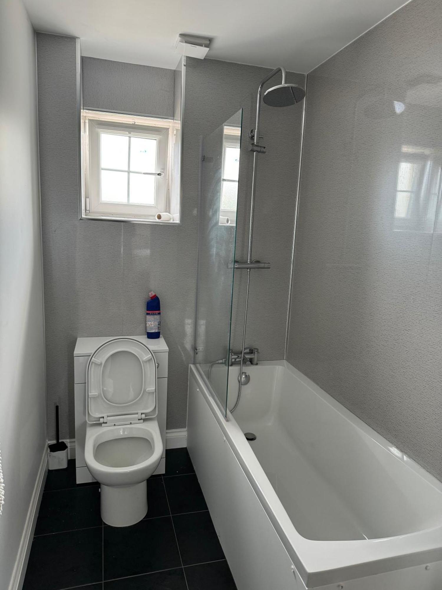 Modern 3 Bedroom Apartment In Markinch, Fife Esterno foto